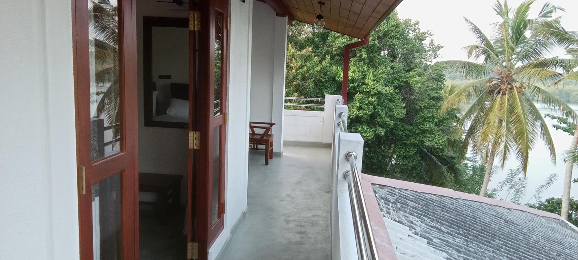 The Green Lagoon Villa Hikkaduwa Exterior photo